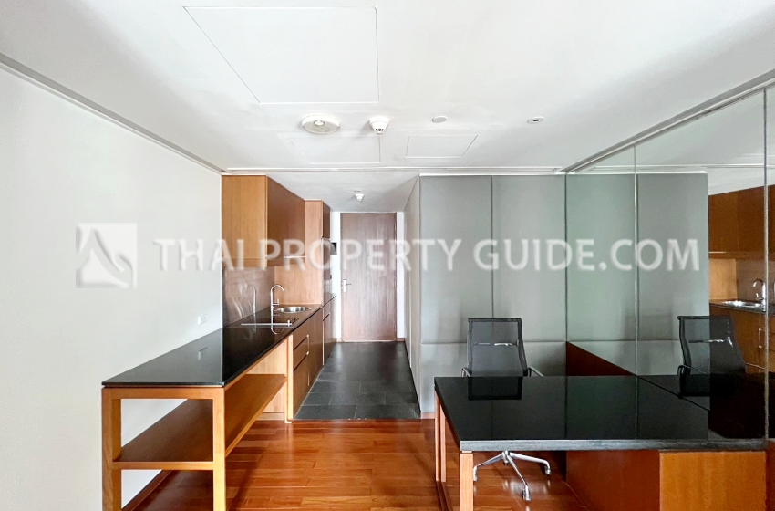 Condominium in Ploenchit : Hansar Rajdamri 